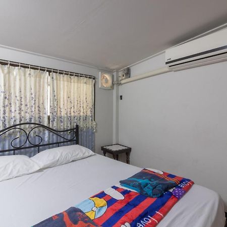 7 Holder Guesthouse Bangkok Exterior photo