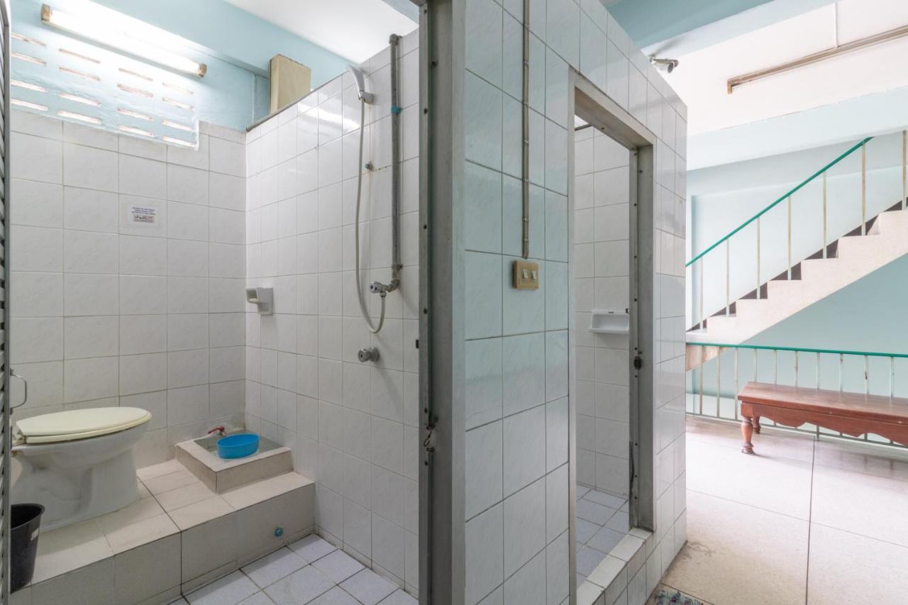 7 Holder Guesthouse Bangkok Exterior photo