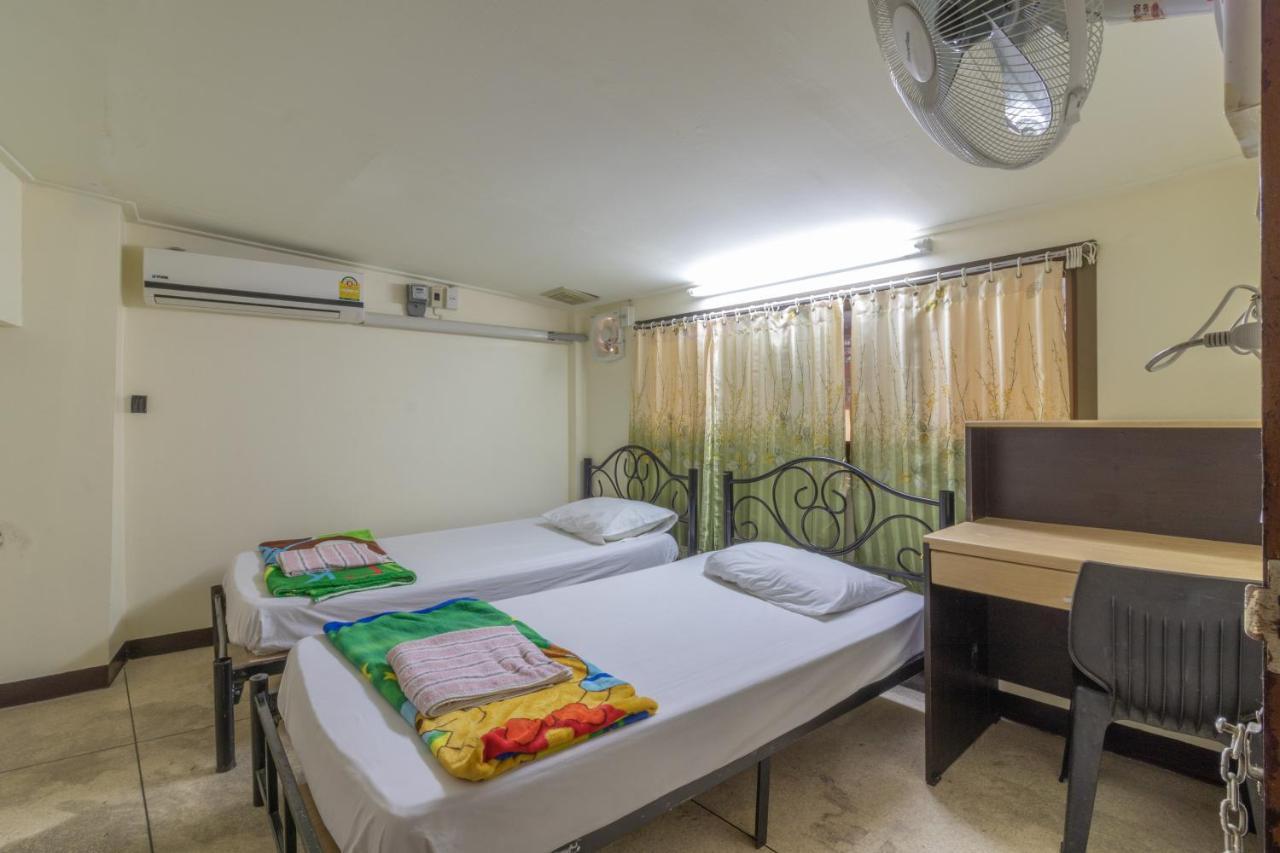 7 Holder Guesthouse Bangkok Exterior photo