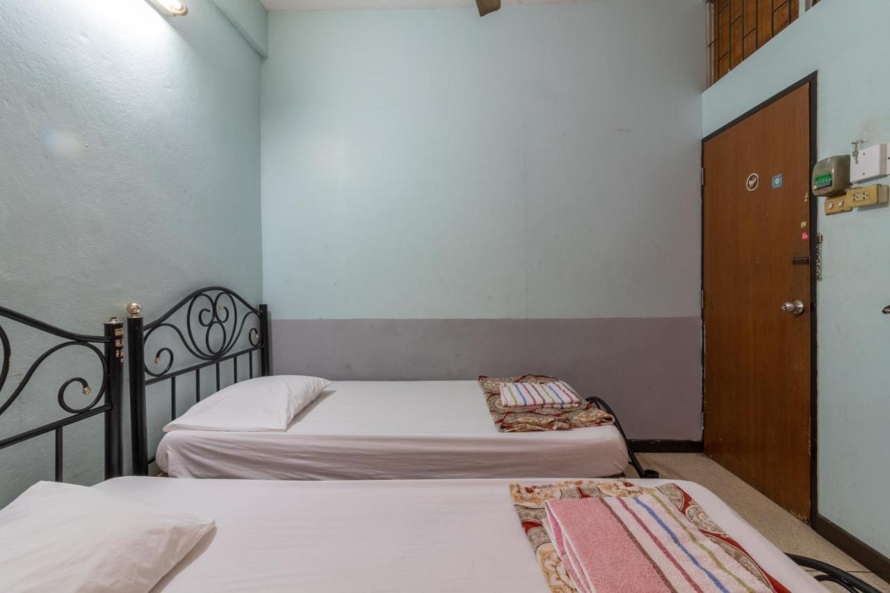 7 Holder Guesthouse Bangkok Exterior photo